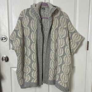 Aerie Sweater Poncho style Cardigan Gray off white arm holes sz Medium oversized